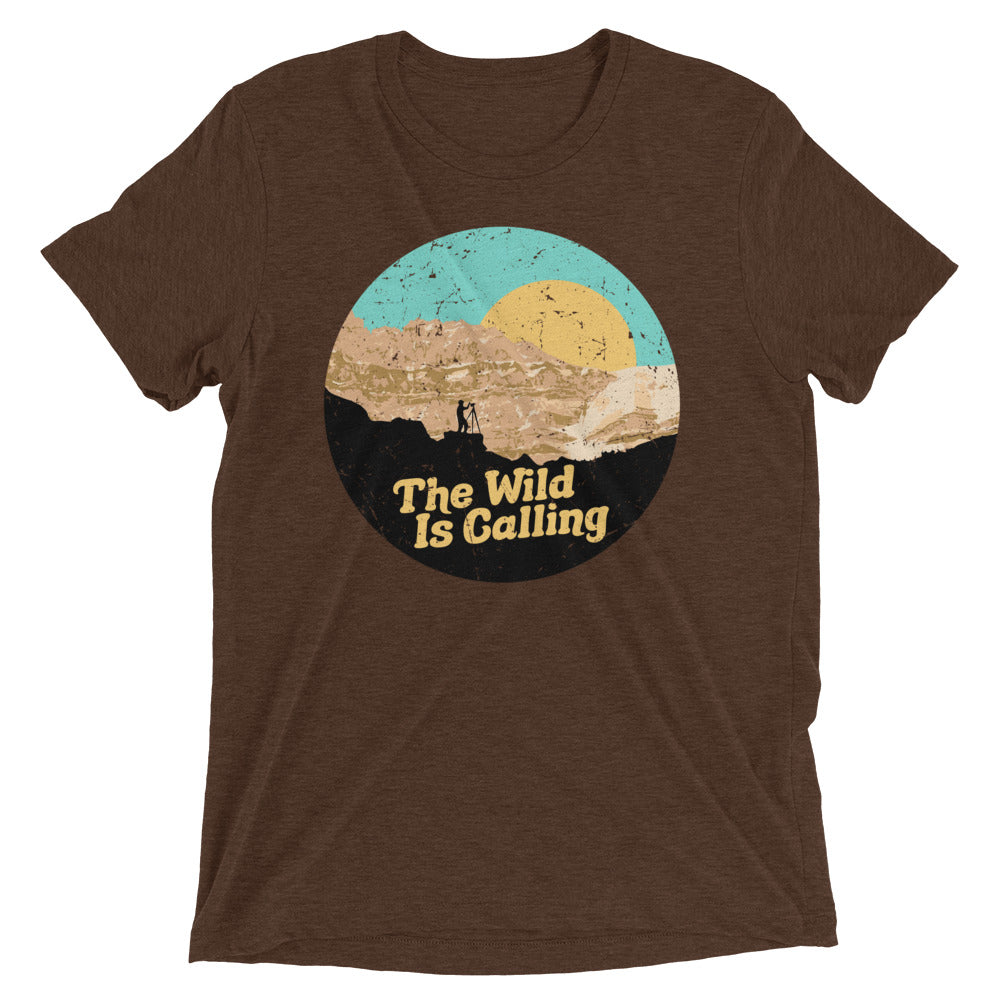"THE WILD IS CALLING" Photographer Short sleeve t-shirt