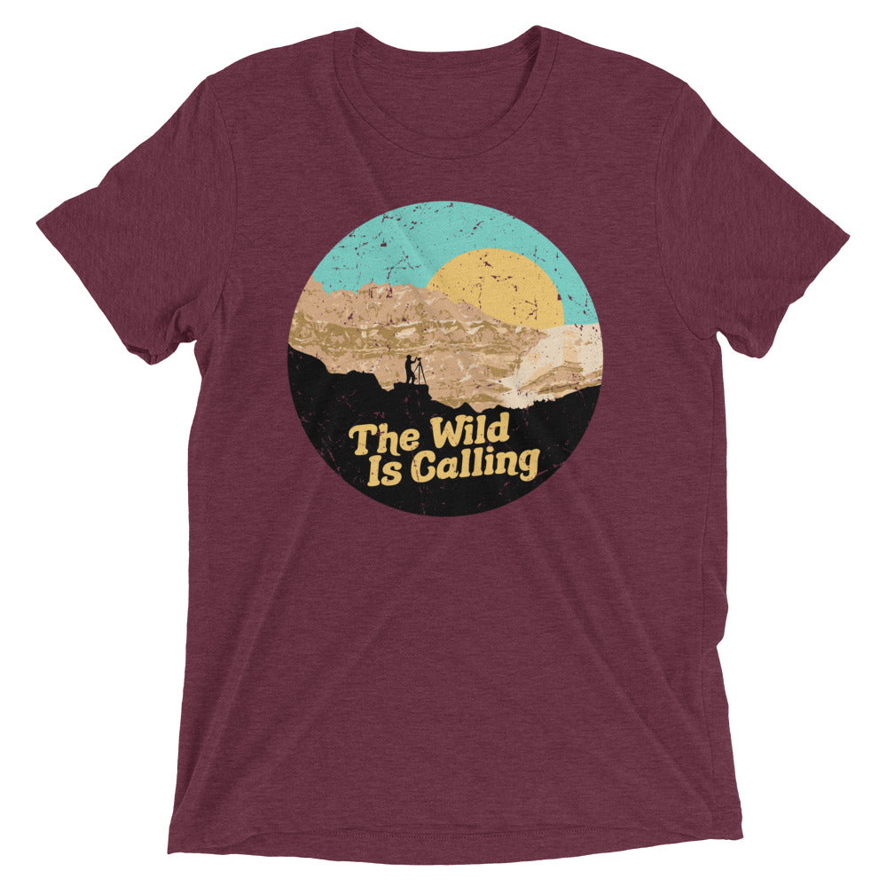 "THE WILD IS CALLING" Photographer Short sleeve t-shirt